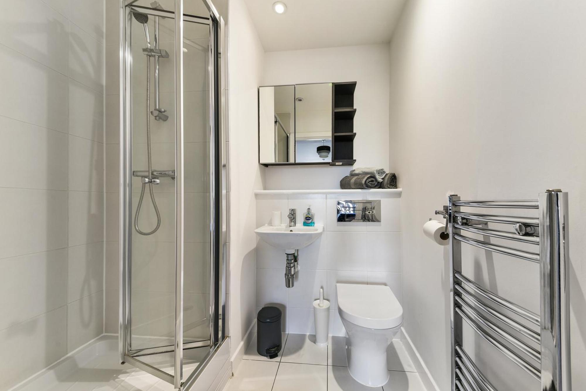 Stunning 2 Bed 2 Bath In Canary Wharf Apartment *