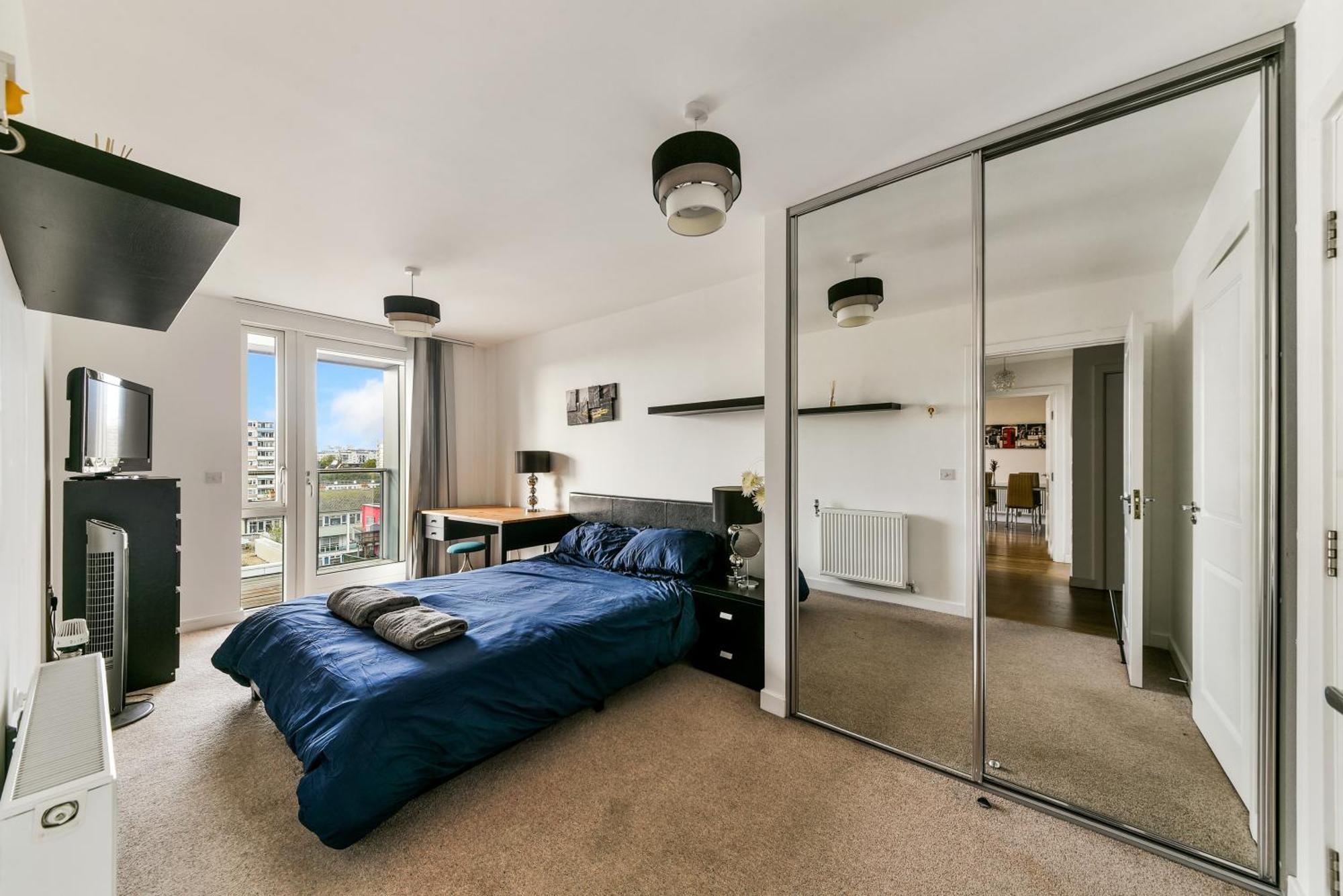 Stunning 2 Bed 2 Bath In Canary Wharf Apartment *